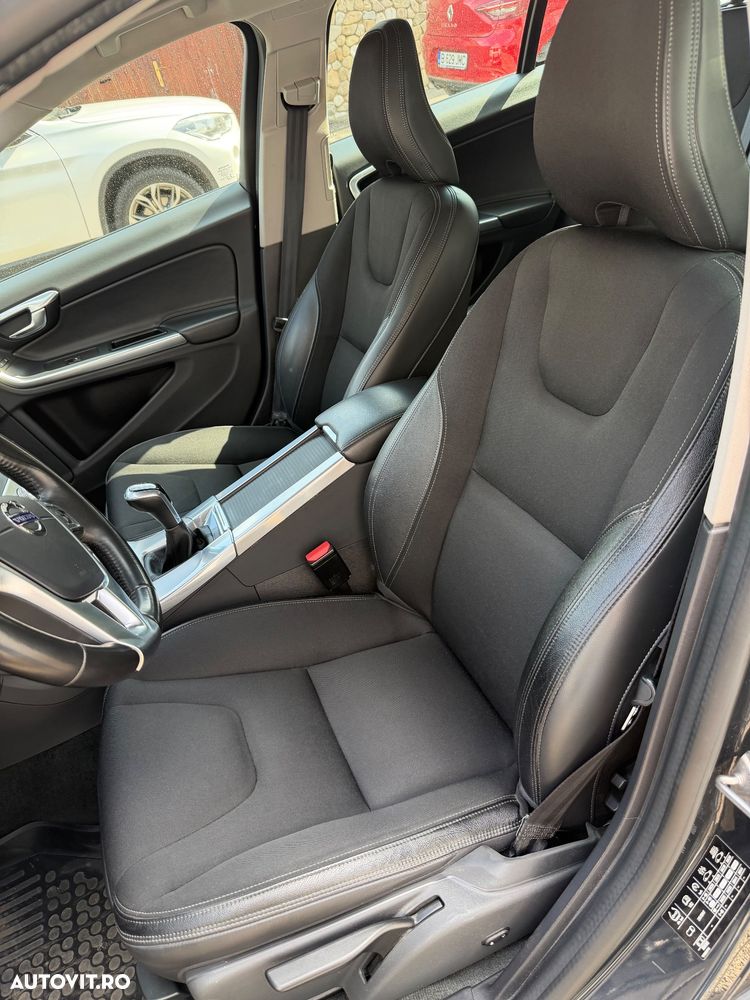 Volvo V60 D4 Momentum - 22