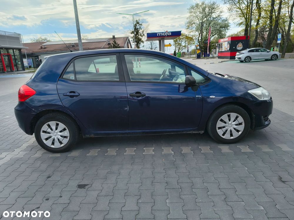 Toyota Auris 1.4 VVT-i Terra - 3
