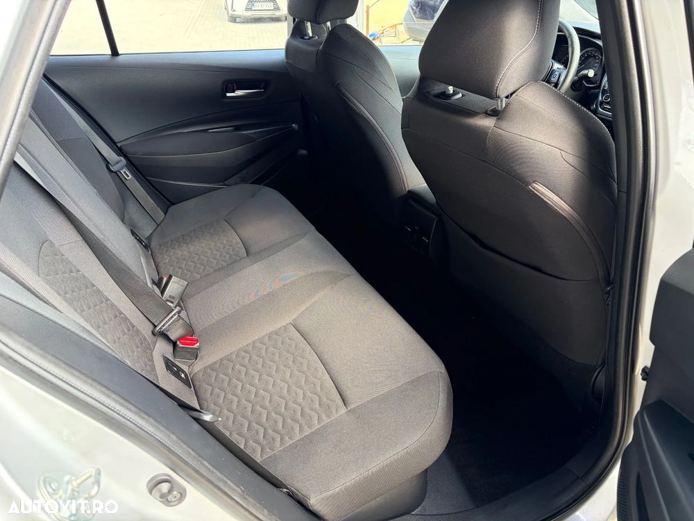 Toyota Corolla 1.8 HSD Business - 27