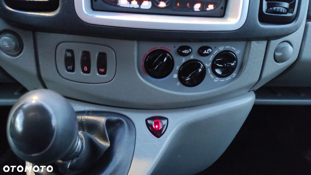 Opel Vivaro L2H1 2.9t - 23