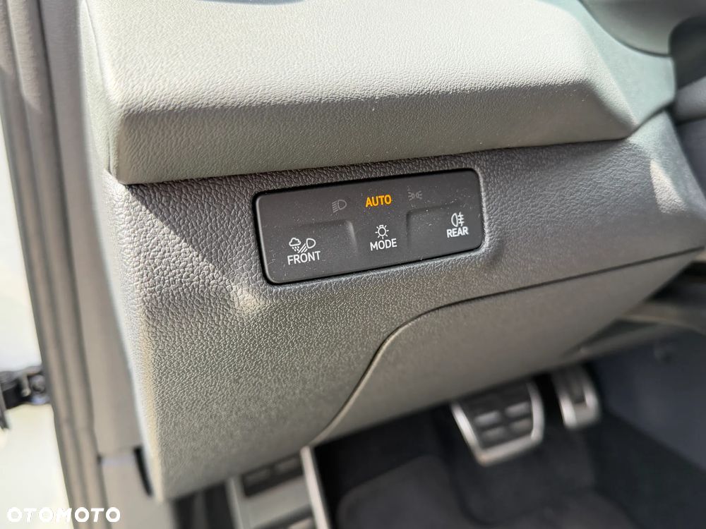 Volkswagen T-Roc 1.5 eTSI R-Line DSG - 31