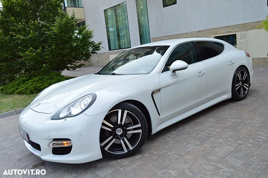 Porsche Panamera 4S PDK - 23