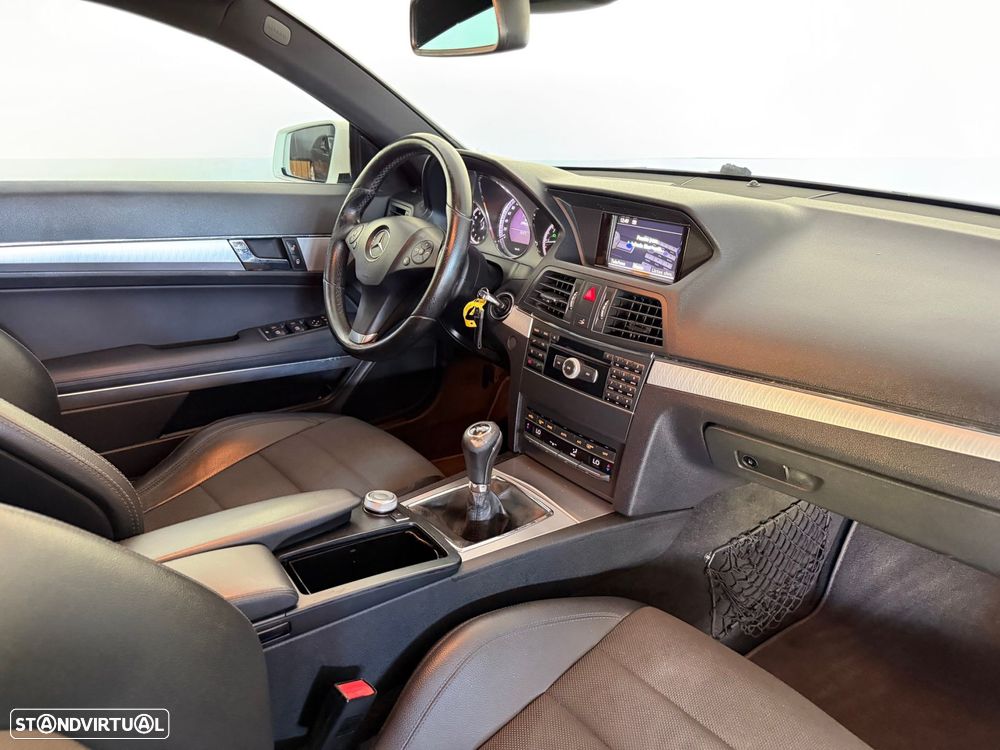 Mercedes-Benz E 220 CDi Avantgarde BlueEfficiency - 24