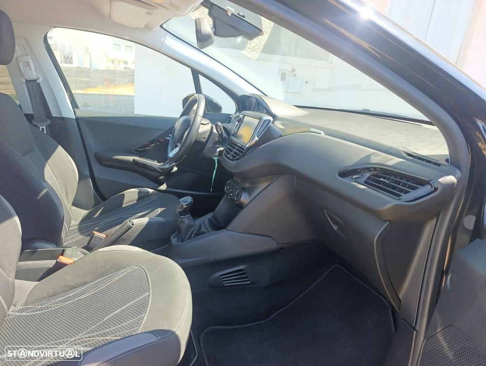 Peugeot 208 1.2 VTi Allure - 17
