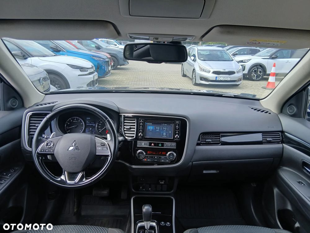 Mitsubishi Outlander 2.0 Intense Comfort 4WD CVT - 12