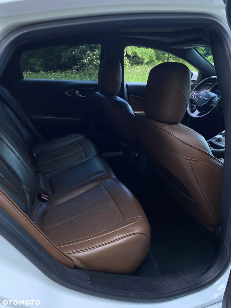 Chrysler 200 - 23