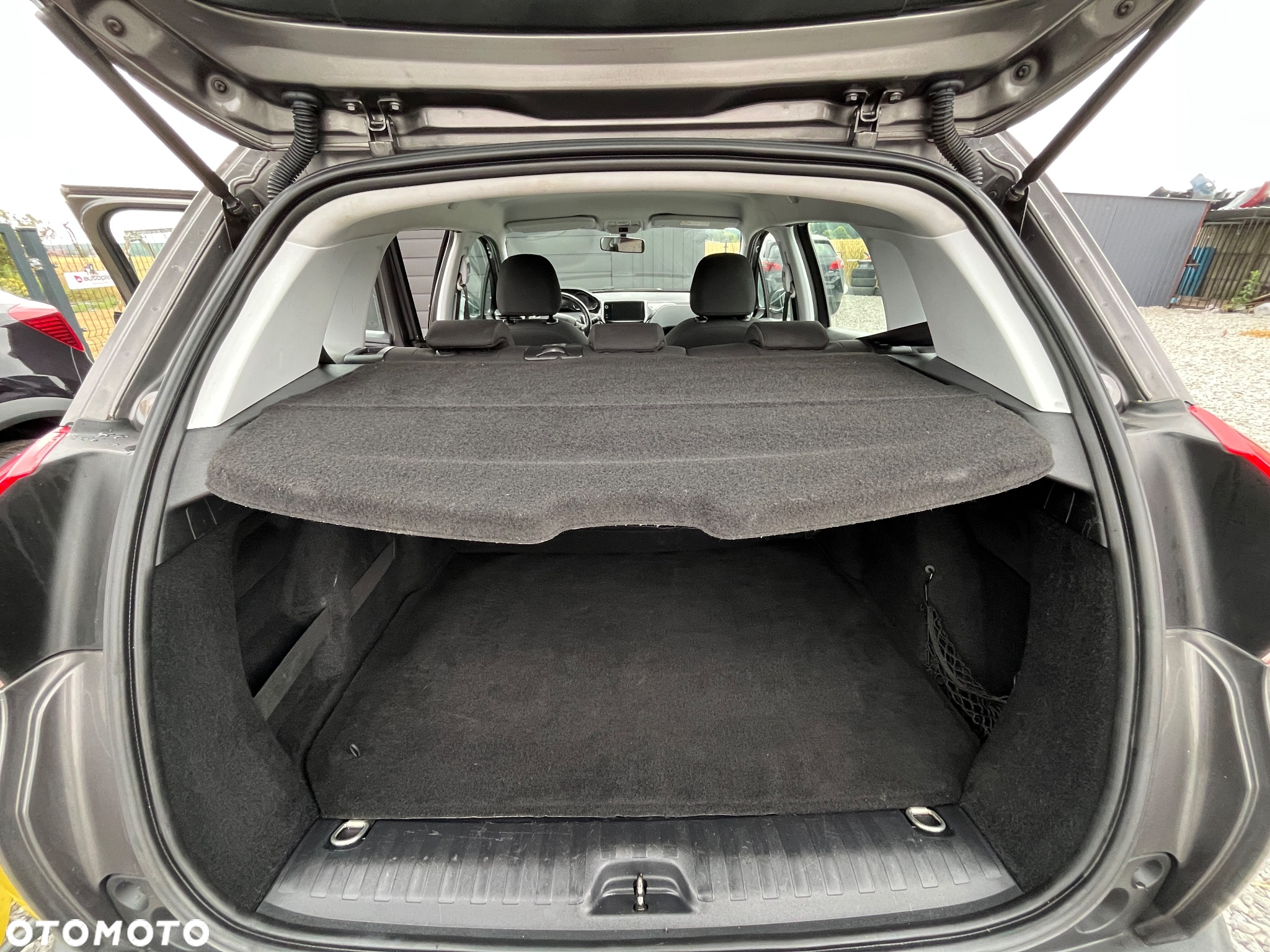 Peugeot 2008 e-HDi FAP 92 ETG6 STOP & START Allure - 25