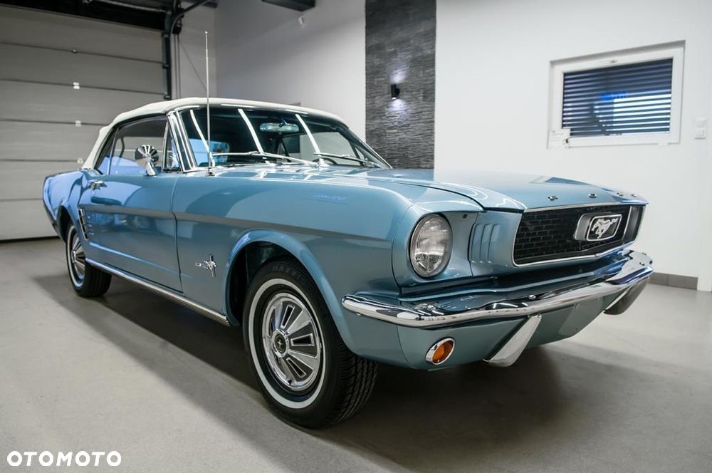 Ford Mustang - 3
