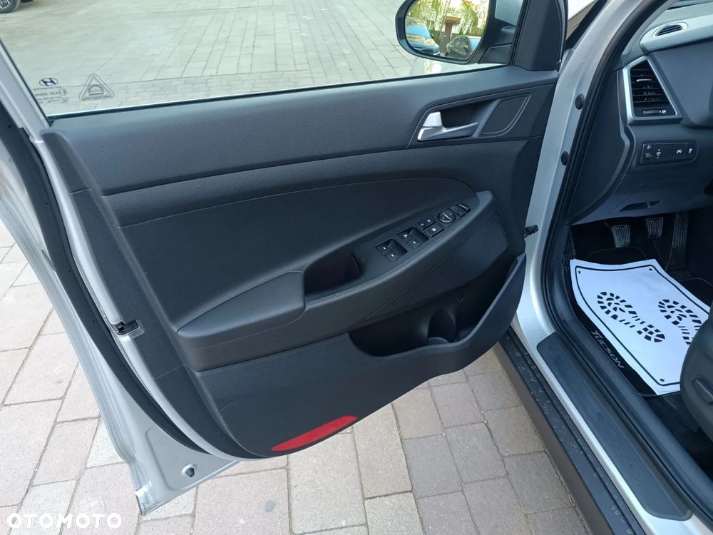Hyundai Tucson 1.7 CRDI BlueDrive GO 2WD - 25