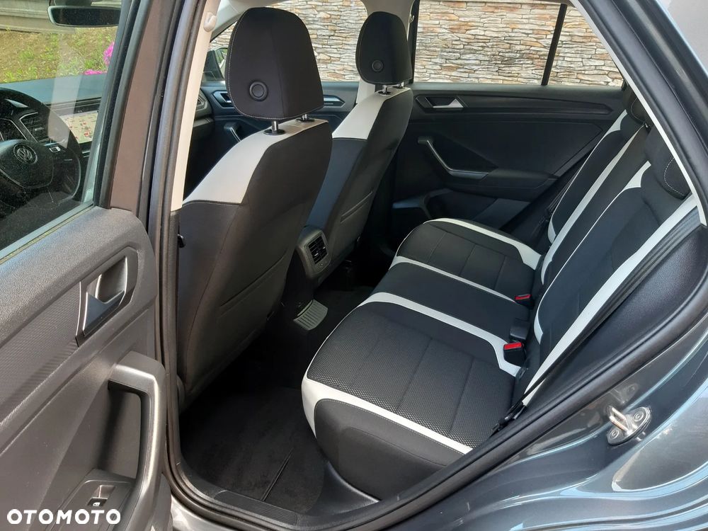 Volkswagen T-Roc - 39