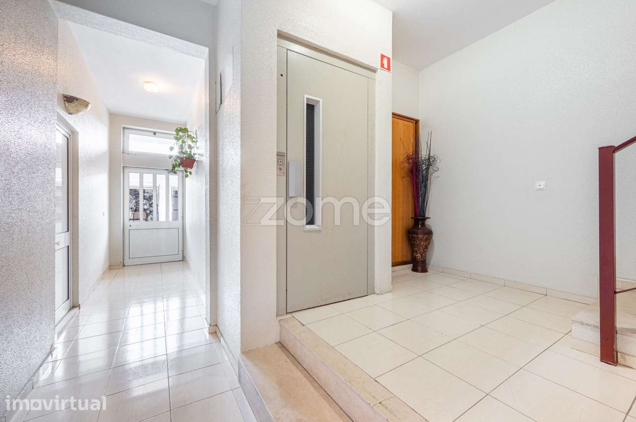 Apartamento T2+1 com 2 casas de banho, rua Sá e Melo, Gueifães. - Grande imagem: 5/28