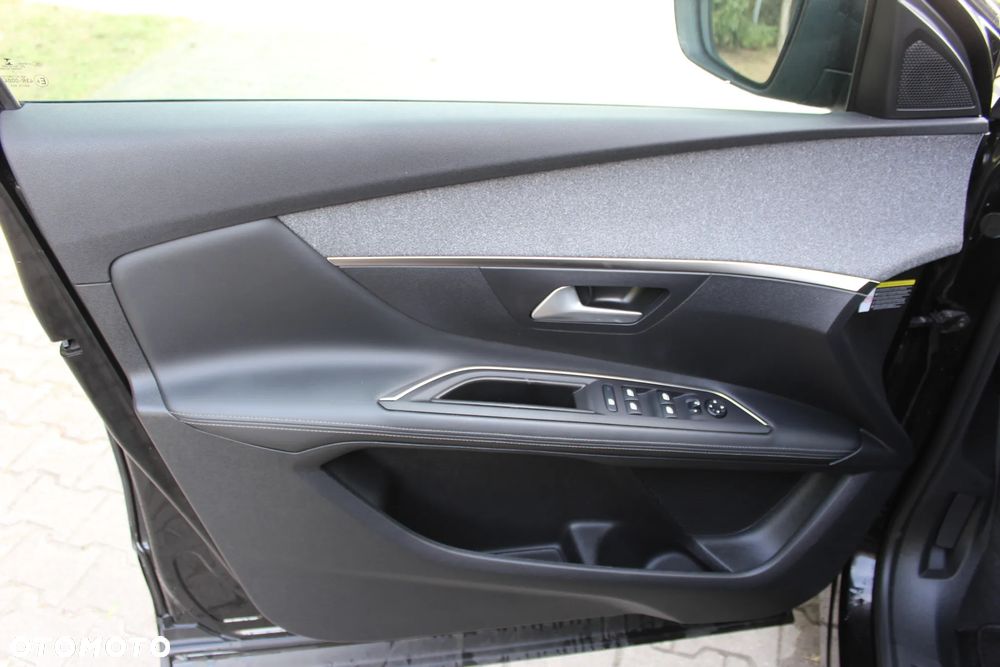 Peugeot 3008 1.2 PureTech Allure S&S - 19