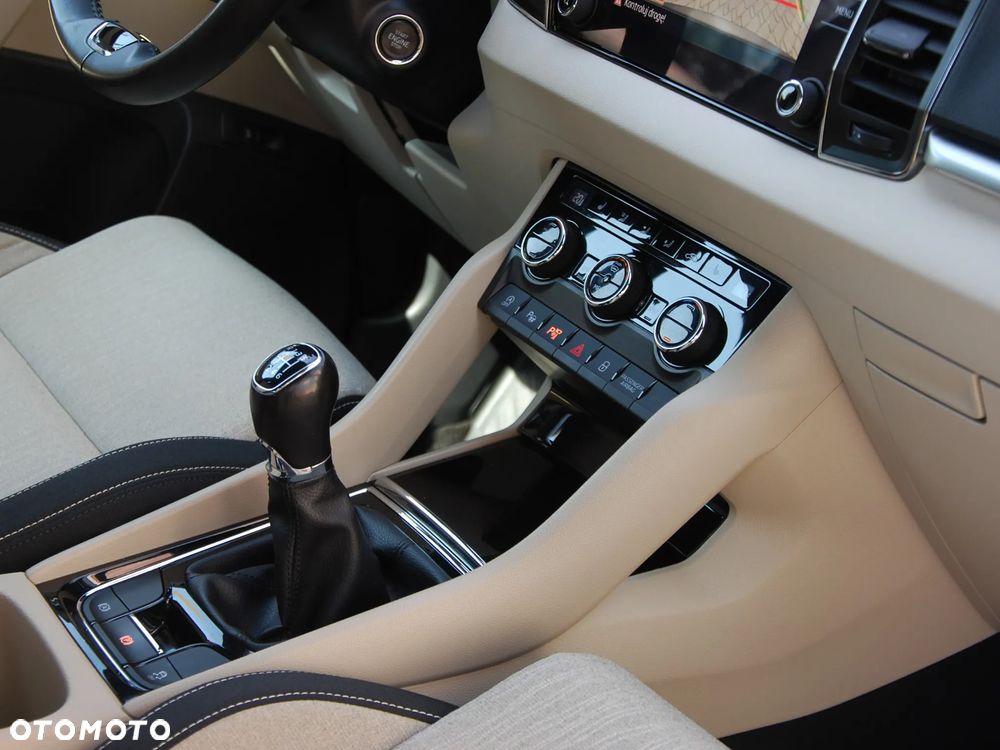 Skoda Karoq 1.5 TSI ACT GPF 4x2 Style - 32