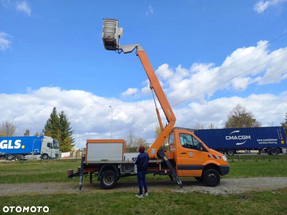 Mercedes-Benz SPRINTER - 33