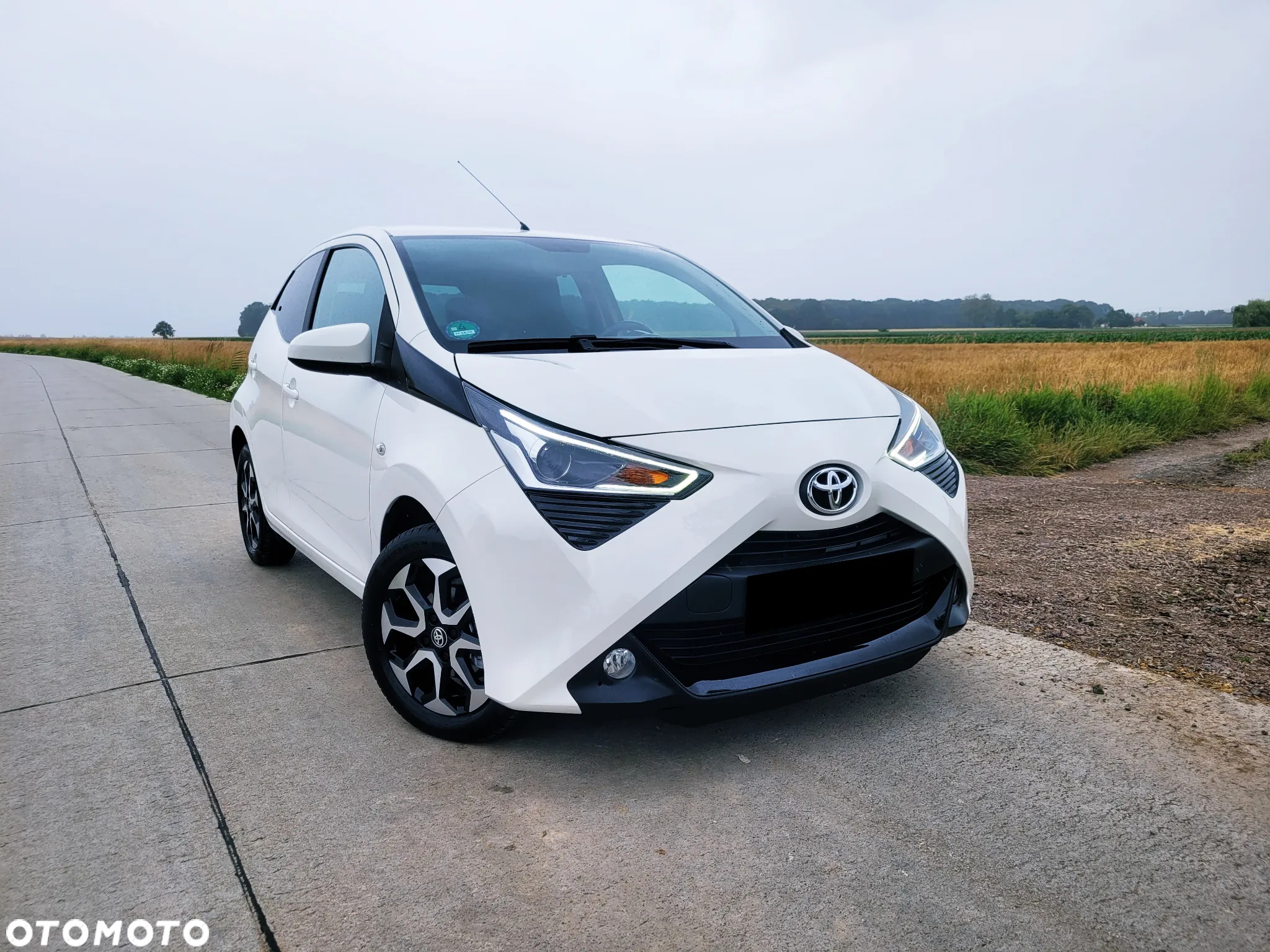 Toyota Aygo x-play connect - 8