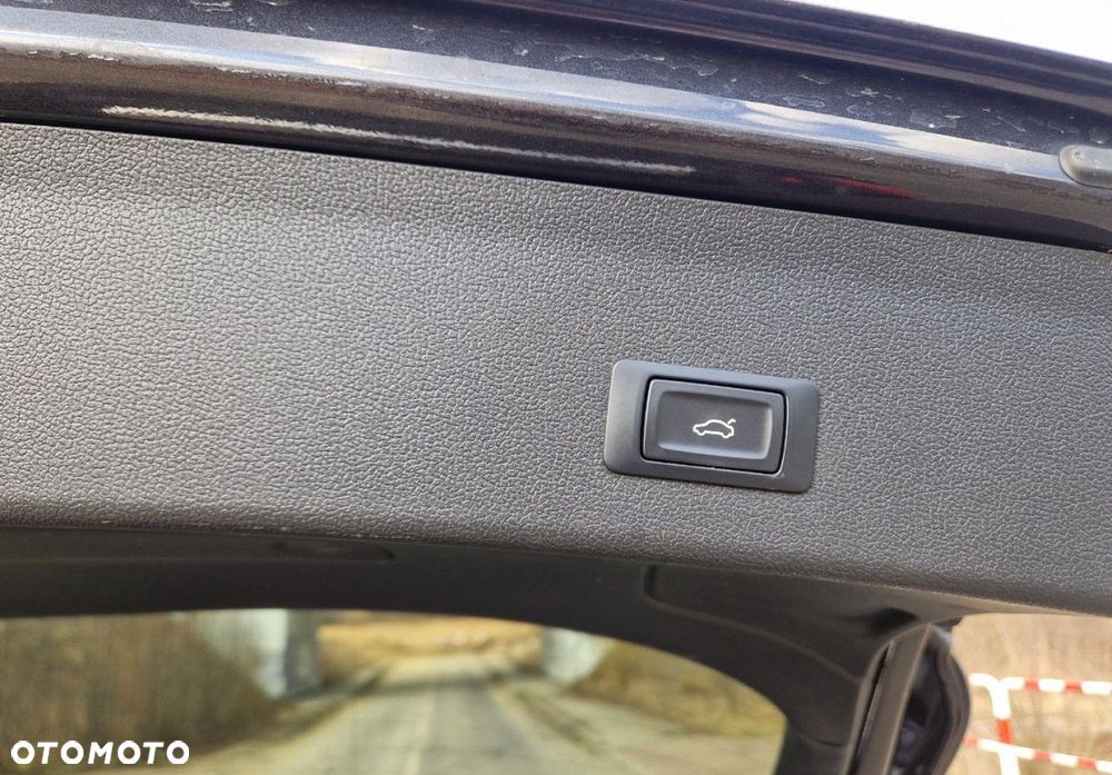 Audi A4 Avant 2.0 TDI DPF quattro S line Sportpaket - 29