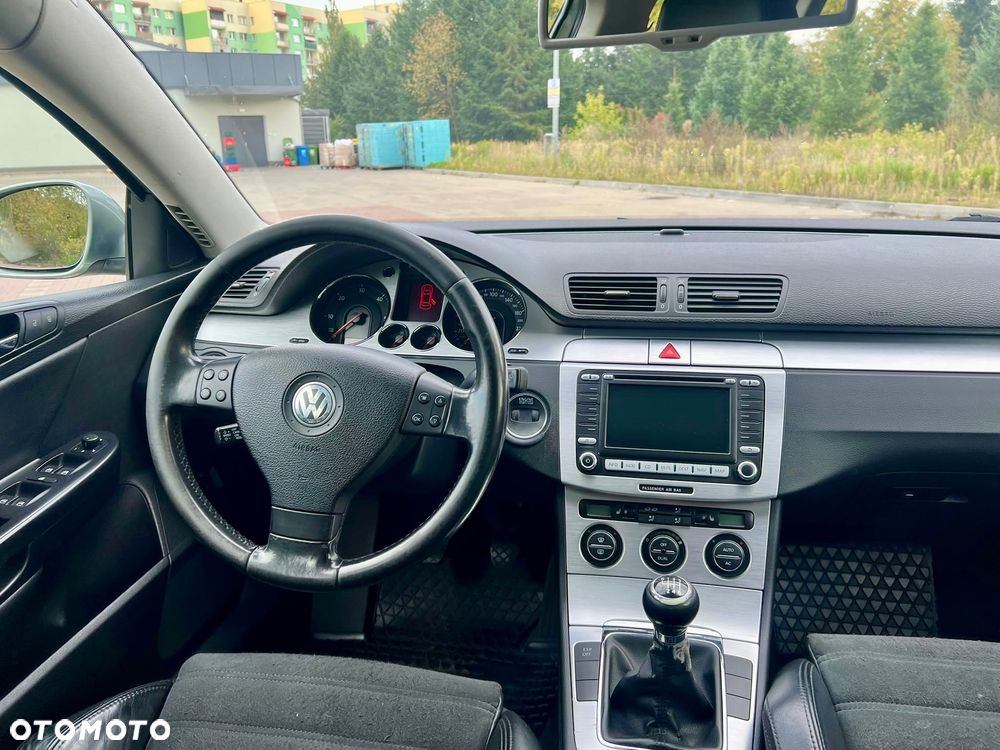 Volkswagen Passat - 20