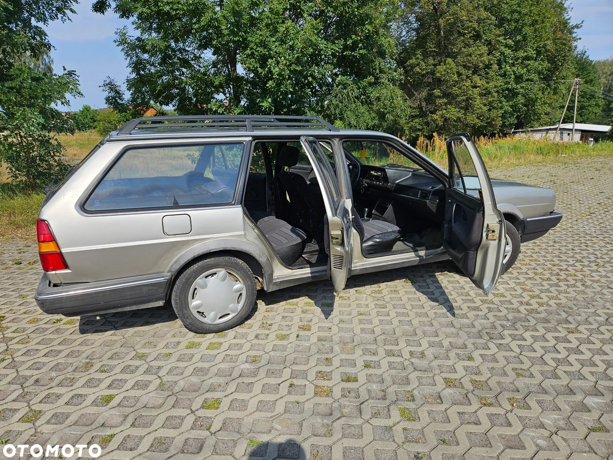 Volkswagen Passat - 2