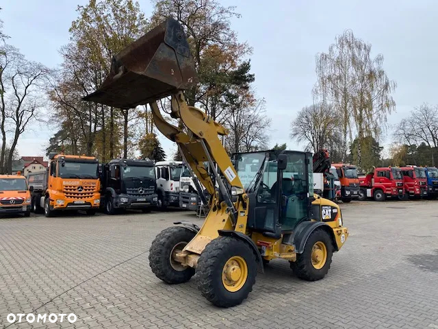 Caterpillar 906 - 11