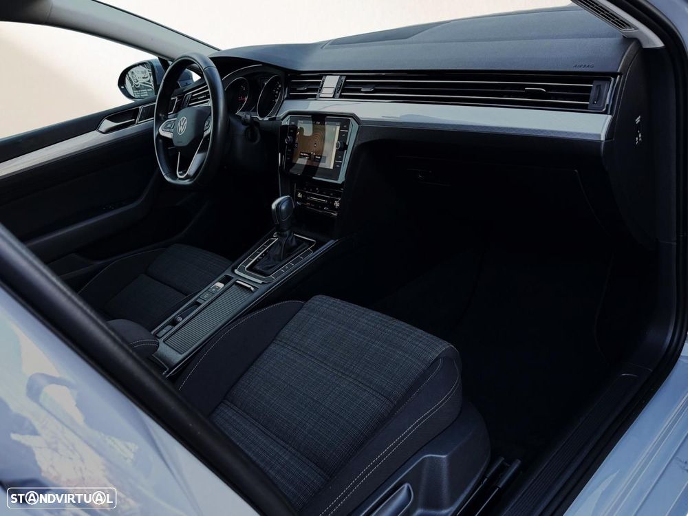 VW Passat Variant 2.0 TDi Business DSG - 9