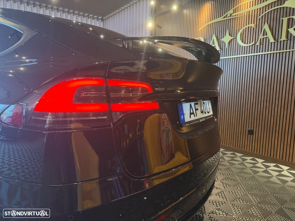 Tesla Model X P100D - 11