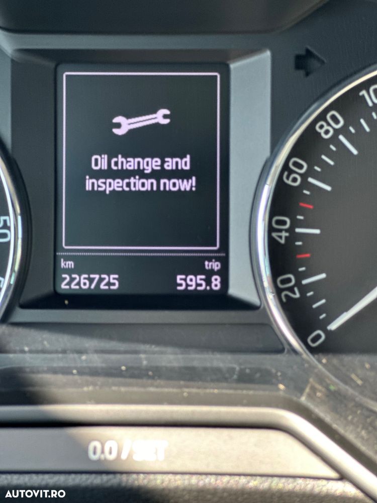 Skoda Octavia 1.6 TDI DPF DSG Ambition - 8