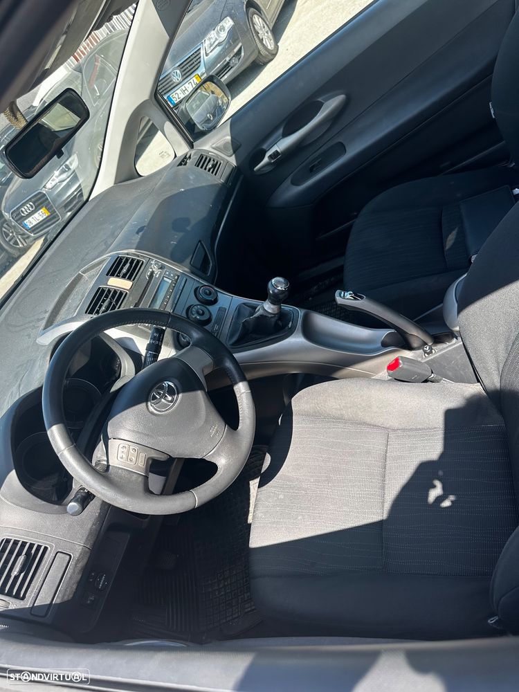 Toyota Auris 1.4 D-4D Life - 5