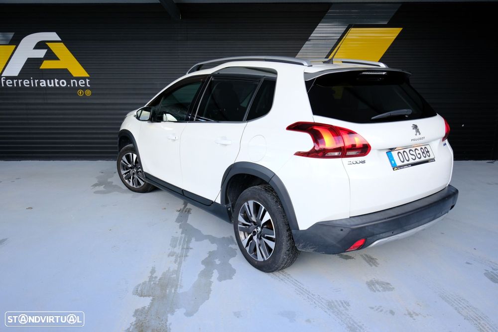 Peugeot 2008 1.2 PureTech Allure - 2