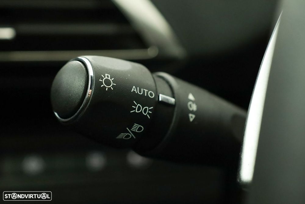 Peugeot 3008 1.6 Hybrid Allure e-EAT8 - 17