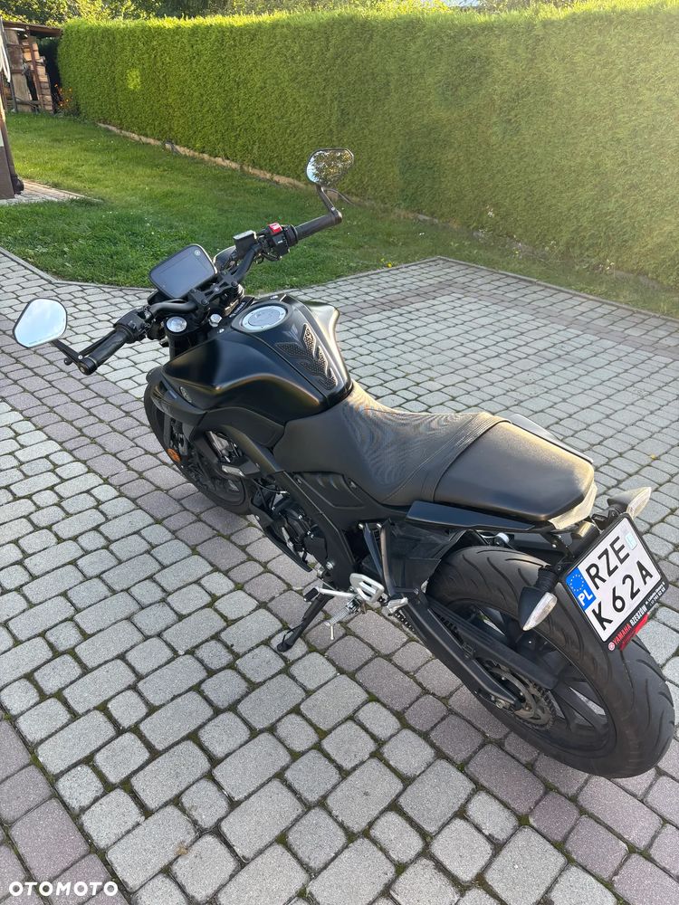 Yamaha MT - 5