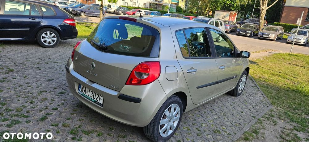 Renault Clio 1.6 16V Expression - 6