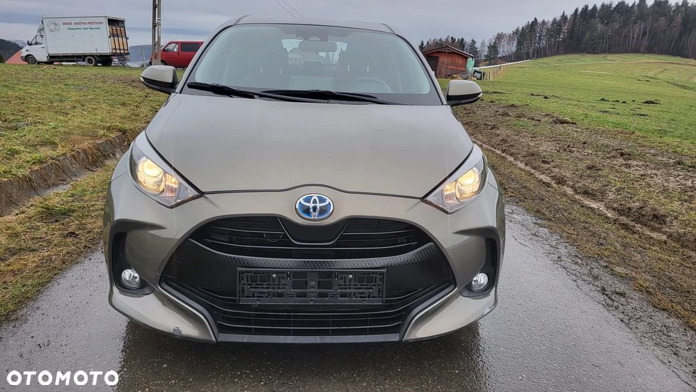 Toyota Yaris Hybrid 100 Active - 6