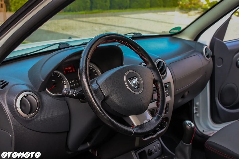 Dacia Duster 1.6 - 32