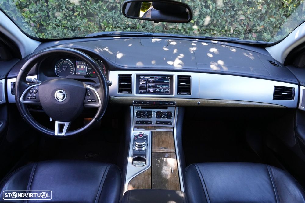 Jaguar XF 2.2 D Luxury - 3