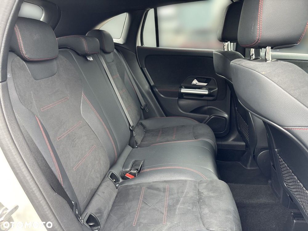 Mercedes-Benz GLA - 22