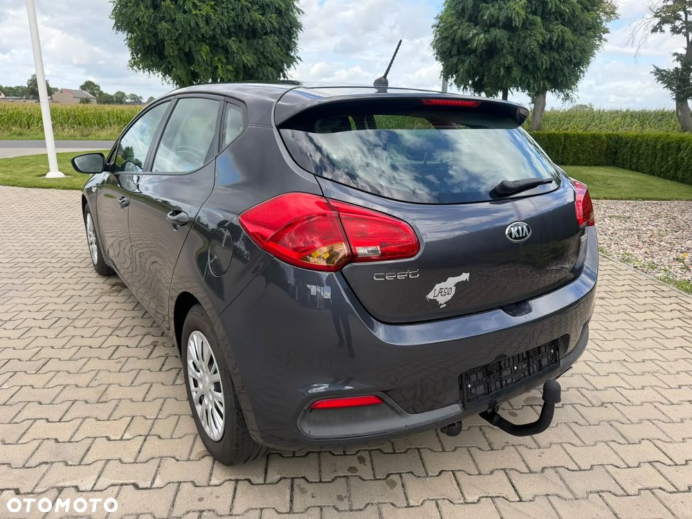 Kia Ceed - 9