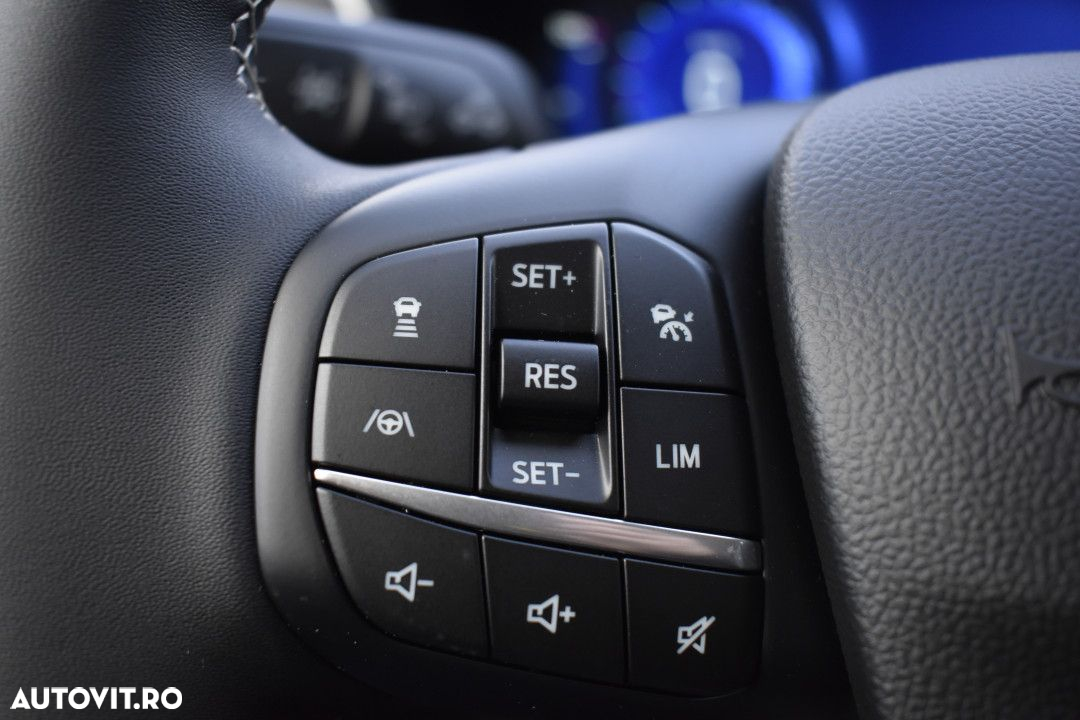 Ford Kuga - 22