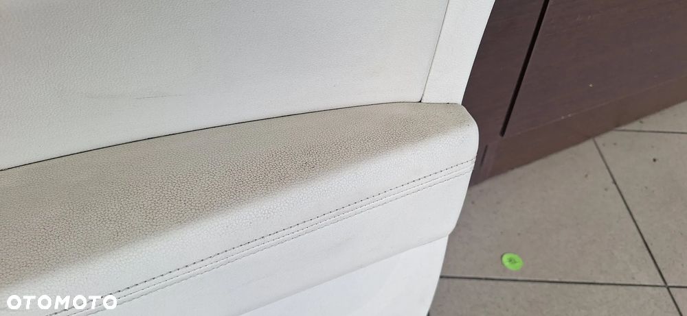 Volkswagen Passat B8 Tapicerka Boczek Drzwi Przód Prawy - 6