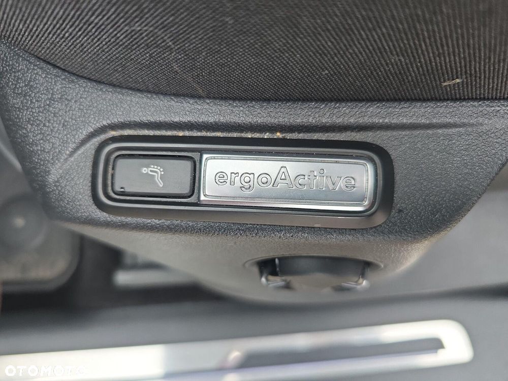 Volkswagen Tiguan - 13