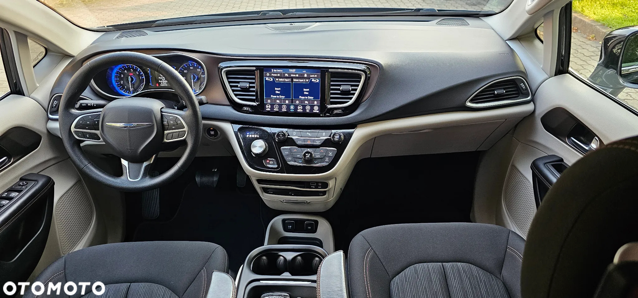 Chrysler Pacifica - 20