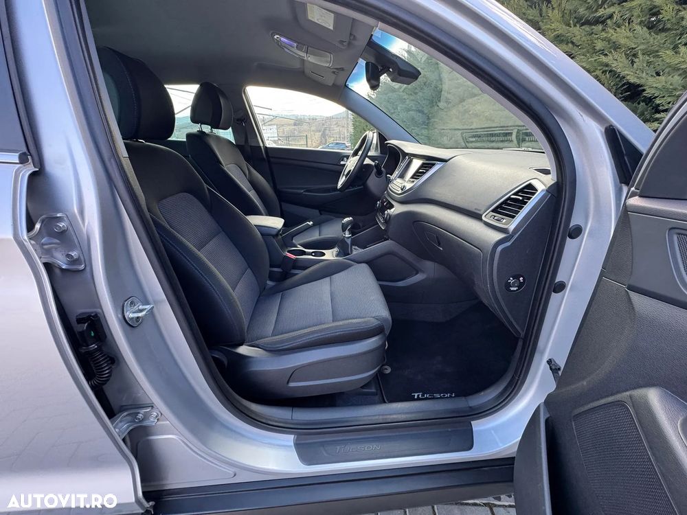 Hyundai Tucson blue 1.7 CRDi 2WD Style - 18