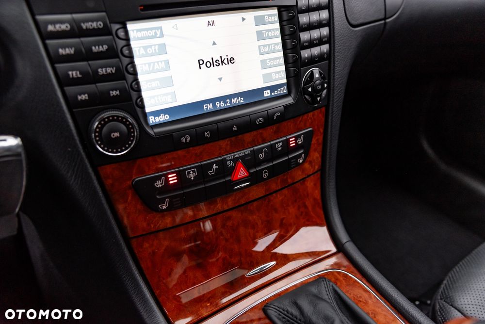 Mercedes-Benz Klasa E 500 4-Matic Avantgarde - 32