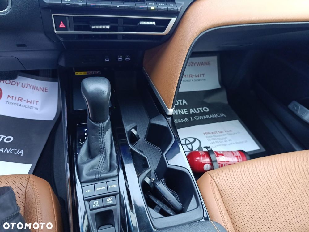 Toyota Camry - 26