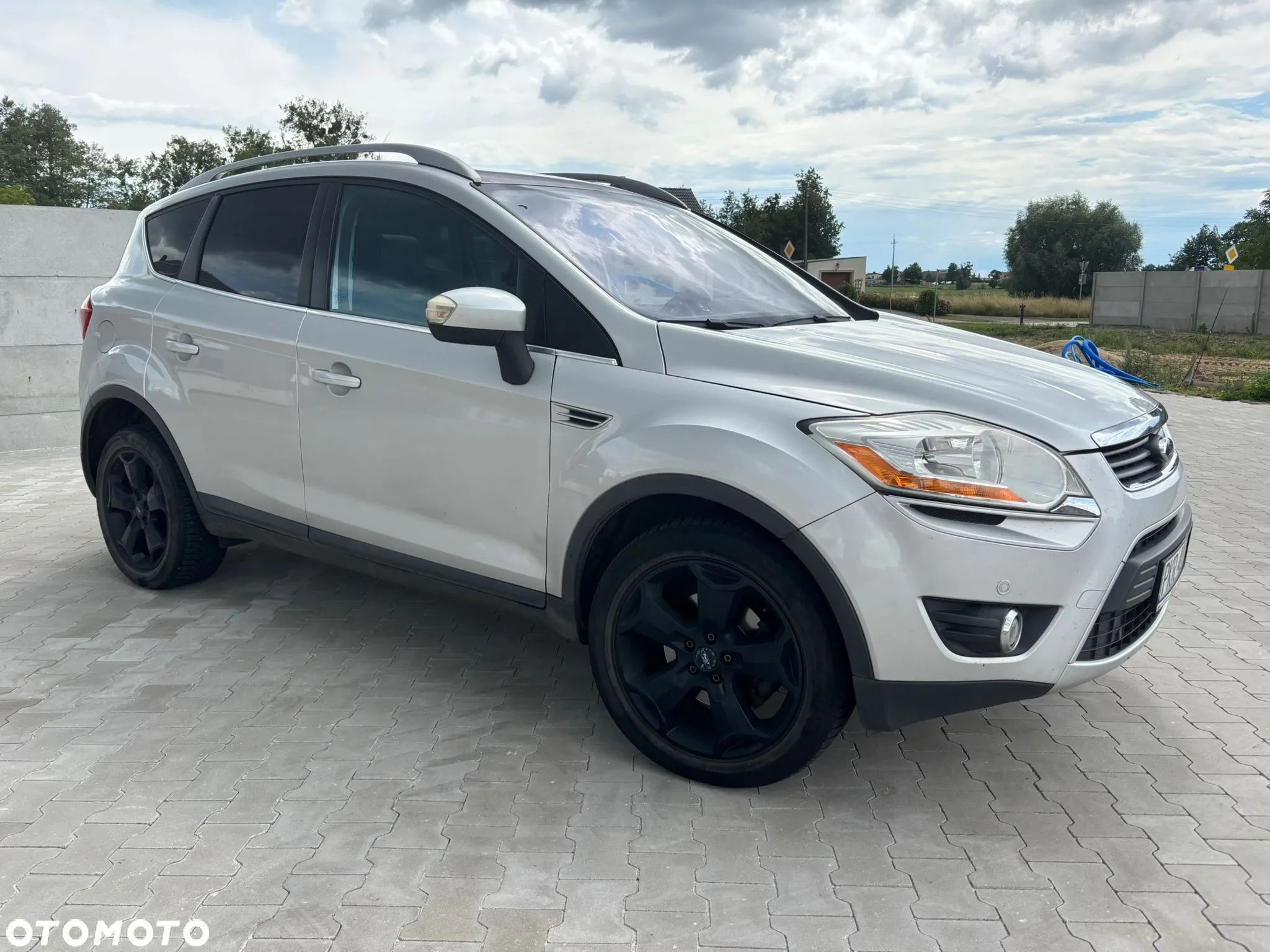 Ford Kuga - 1