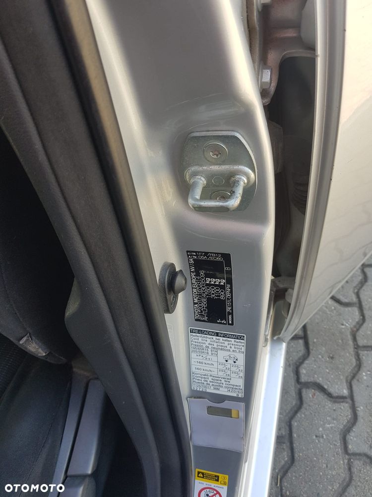Toyota Corolla 1.6 Luna - 8