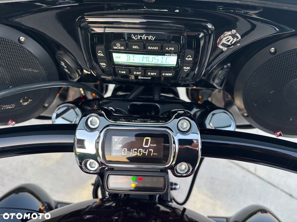 Harley-Davidson Softail Breakout - 18