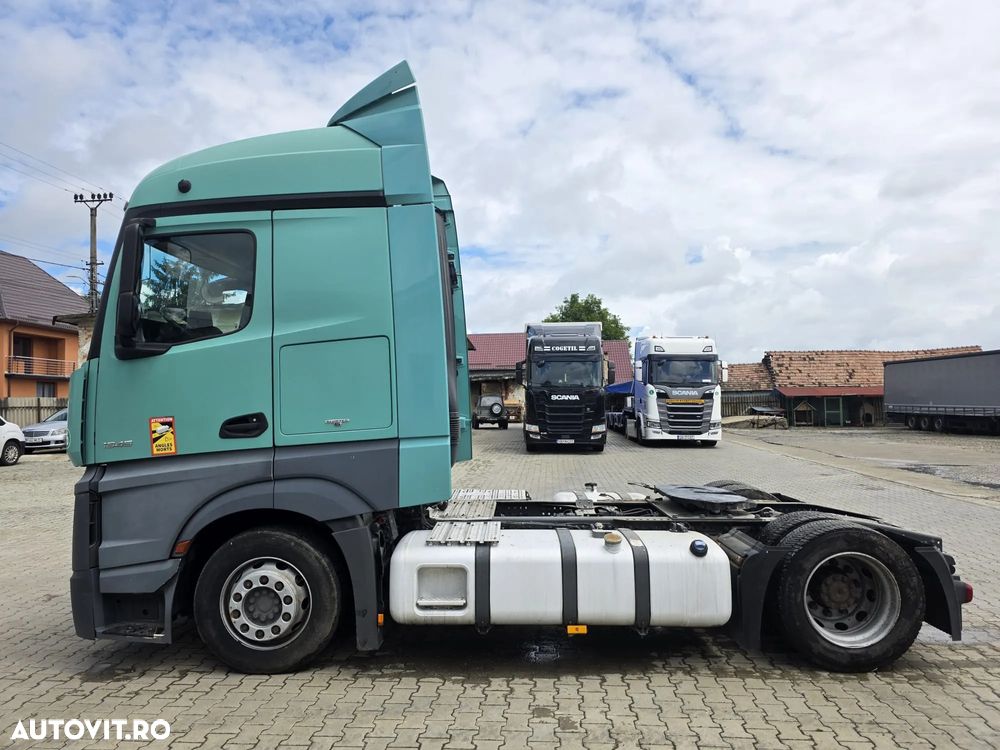 Mercedes-Benz Actros - 2
