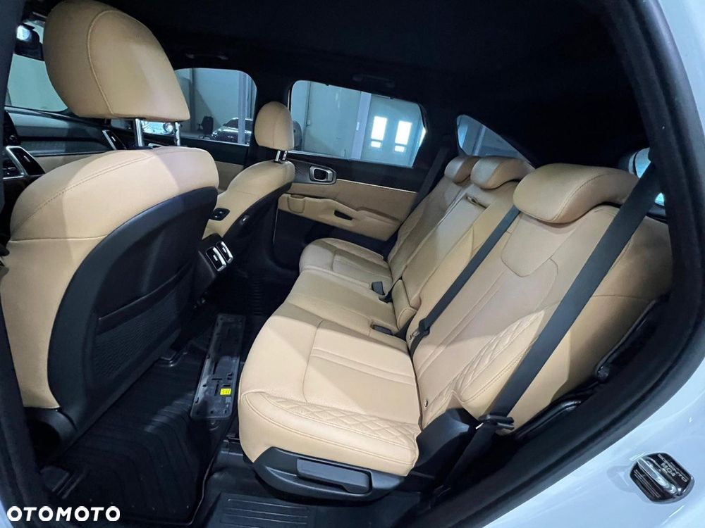 Kia Sorento - 16