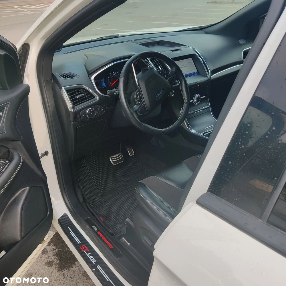 Ford Edge - 11