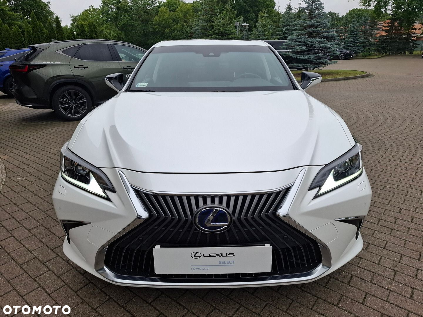 Lexus ES - 8